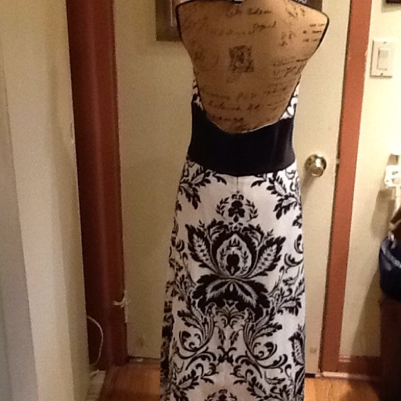 Black and White Gown Never Worn - Picture 3 of 4